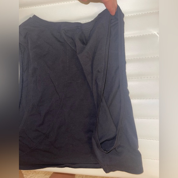 Lululemon cropped muscle tank, black, size 8 - Picture 2 of 3